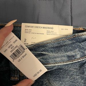 American Eagle Jeans / Size US 2 short / mom jeans / brand new w/ tags